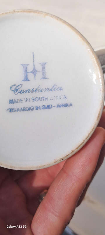 4 Beautiful coffee cups Constantia and a Huguenot rose cake plate