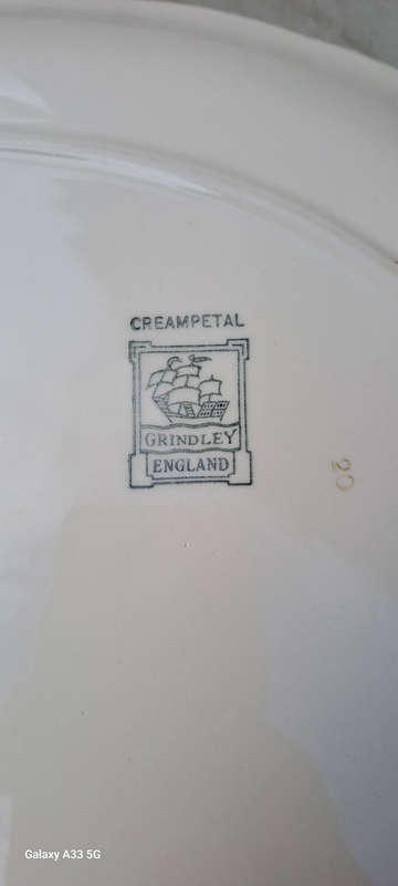 Grindley creampetal large deep oval platter 36x30xm 4cm tall
