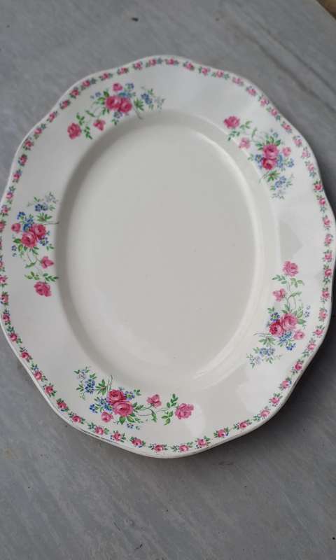 Stunning Wedgwood large oval rose platter Harmony Rose 36x28.5cm