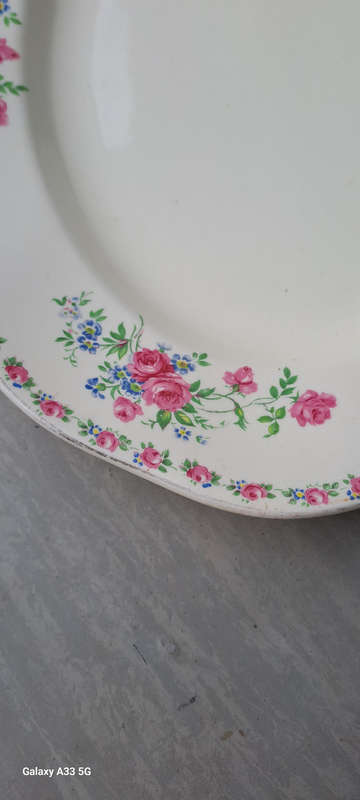 Stunning Wedgwood large oval rose platter Harmony Rose 36x28.5cm