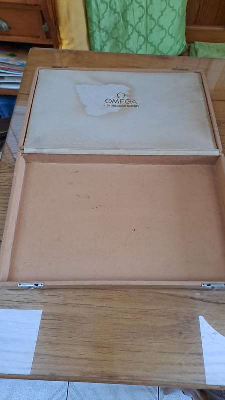 large original Omega display box
