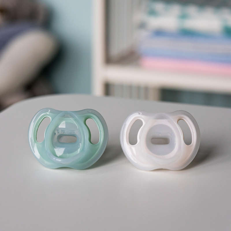 Tommee Tippee Ultra-Light Silicone Soother