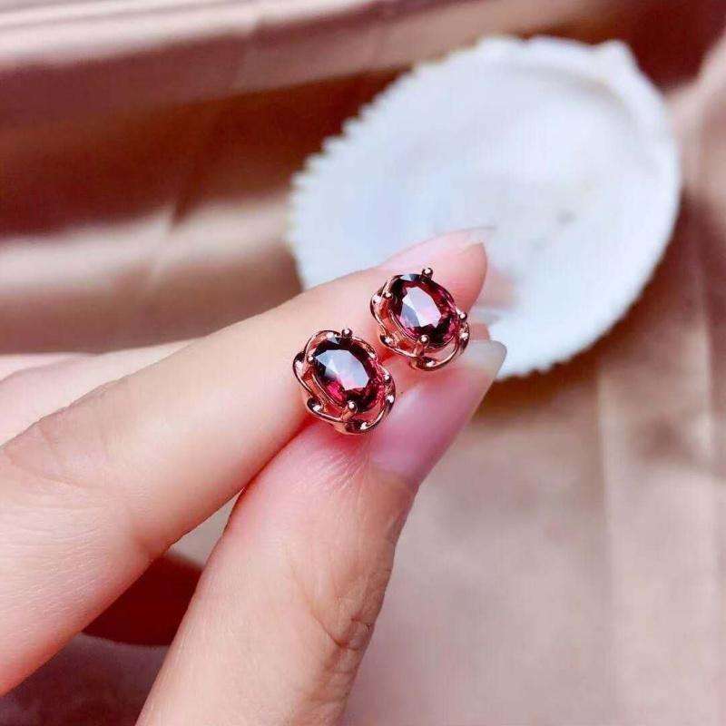 Red rose earrings