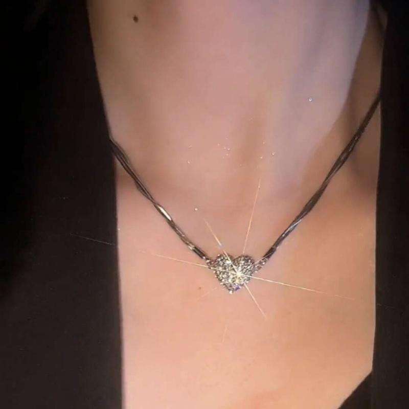 Magnetic Heart necklace