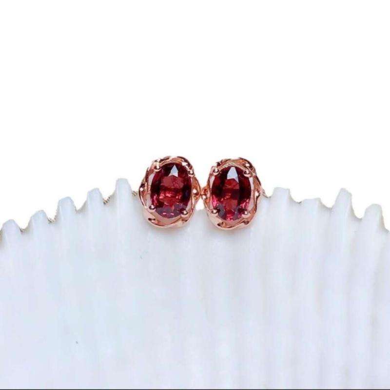 Red rose earrings