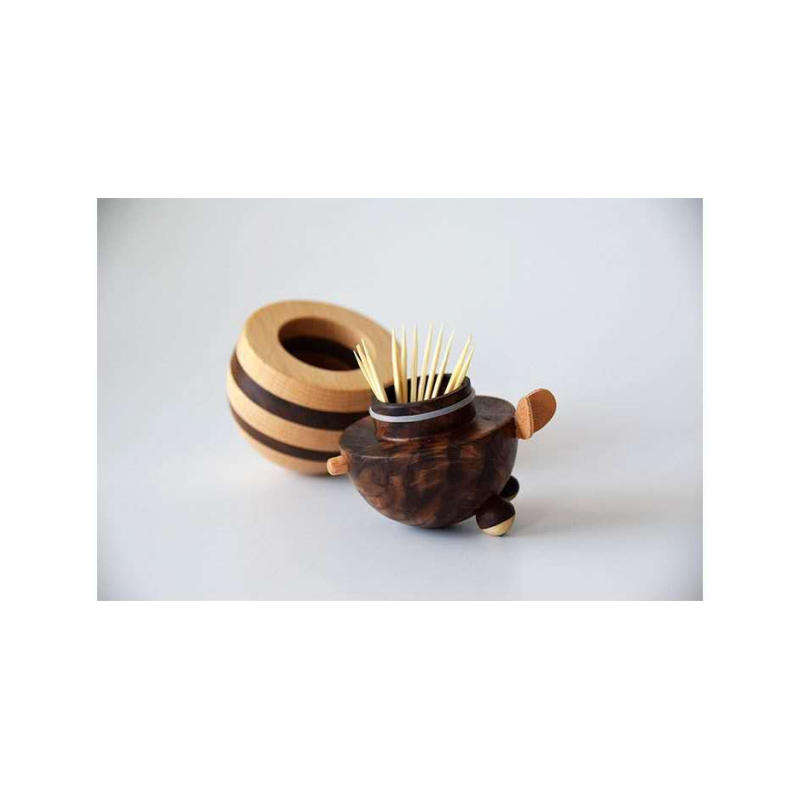 Bee shaped toothpick holder