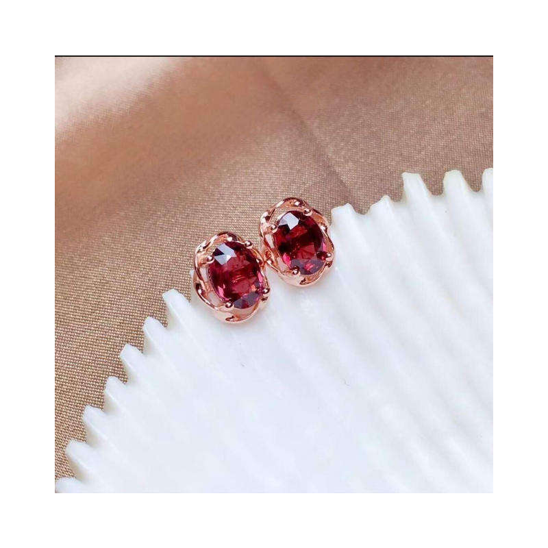 Red rose earrings