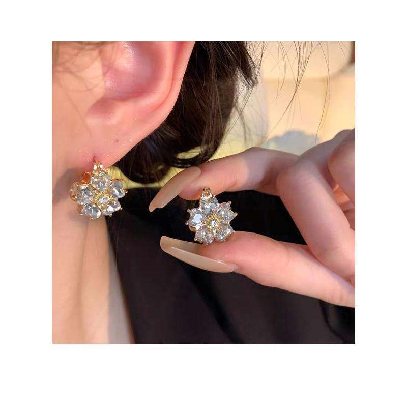Double-sided flower-shaped earrings