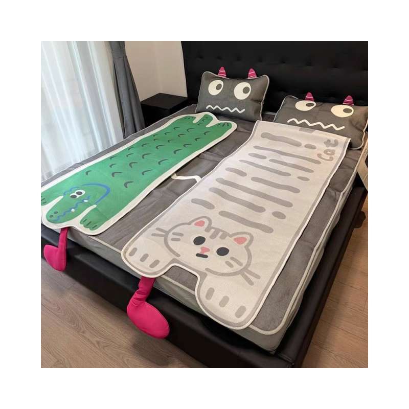 White cat pattern summer couch mat