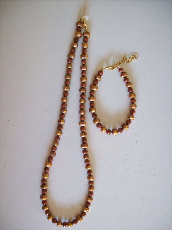 Genuine Pearls and Sun Stones Necklace Set