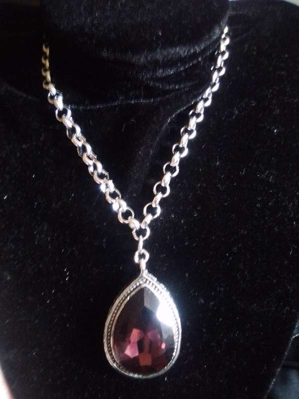 Roly Poly Stainless Steel Chain and Tear Drop Pendant Necklace