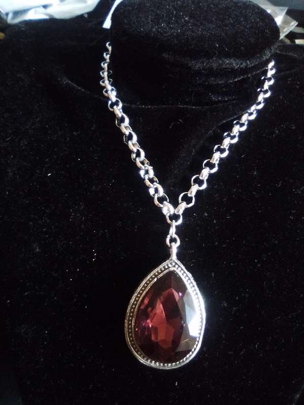 Roly Poly Stainless Steel Chain and Tear Drop Pendant Necklace
