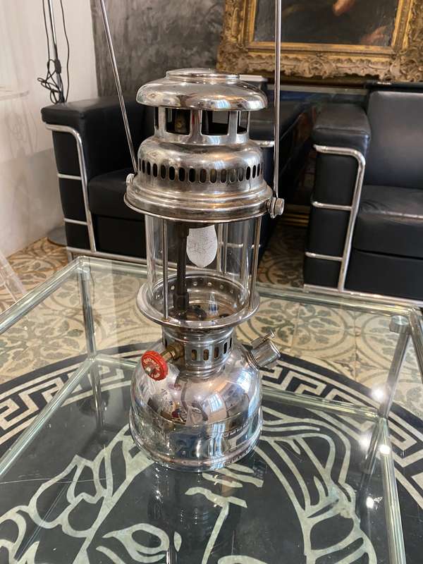 Vintage Butterfly Paraffin Lamp in Good Condition