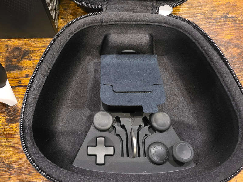Xbox Elite Series 2 - Black Controller + Components + Storage Case