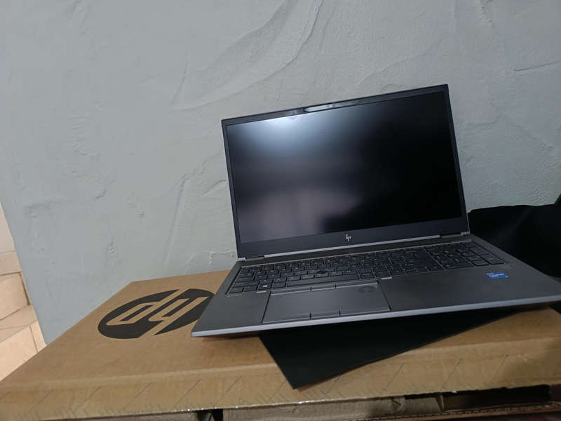 HP ZBOOK FURY G8