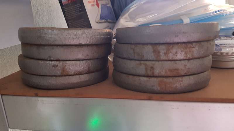 2 x Short Dumbbell Bars, 1 x Long Dumbbell Bar & 8 x 1kg Trojan Dumbbell Discs