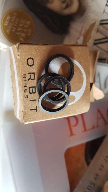 Ring Sizer & 4 x Plastic Ring