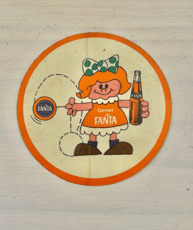 very rare Genuine South African  Coca Cola company 1972 FANTA Russell Yo-Yo Promotional Sticker