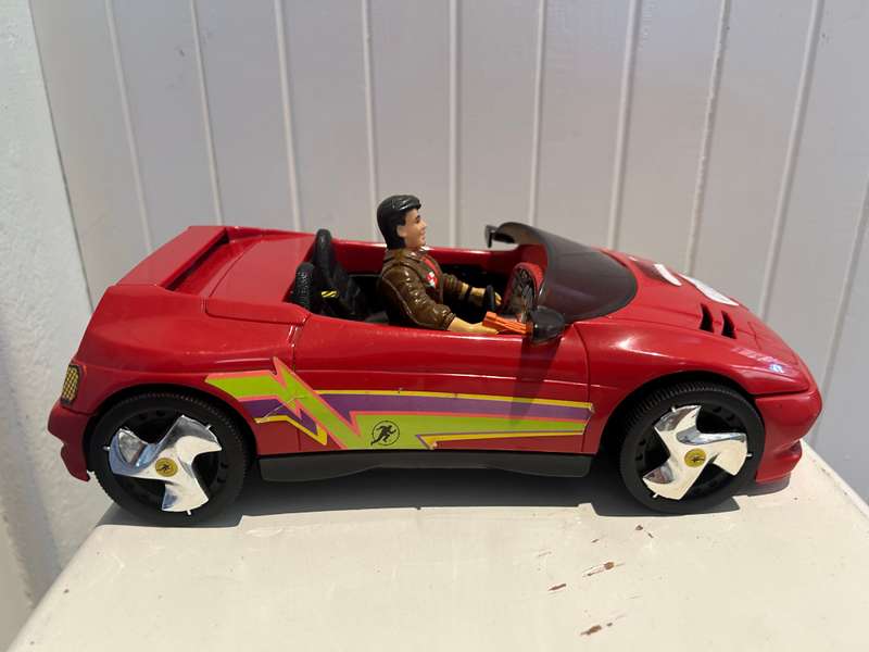 The JAMES BOND junior animated show Action Figure 1990s Hasbro toys