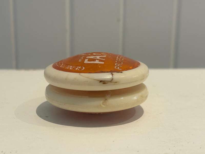 South African 1976 RUSSELL PROFESSIONAL FANTA YoYo. English & Afrikaans version