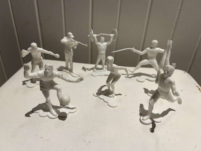 Genuine vintage 1964 Olympics Tokyo South African PEPSI Soda drinks promotional figures lot of 8