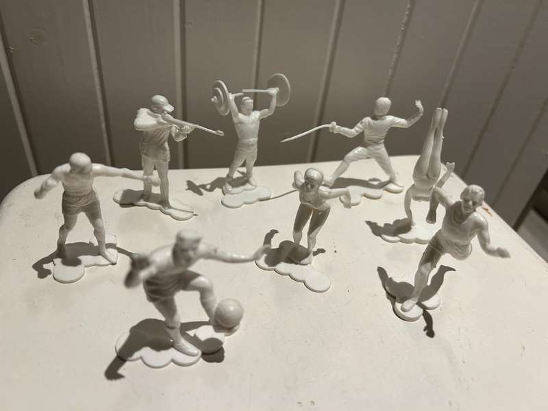 Genuine vintage 1964 Olympics Tokyo South African PEPSI Soda drinks promotional figures lot of 8