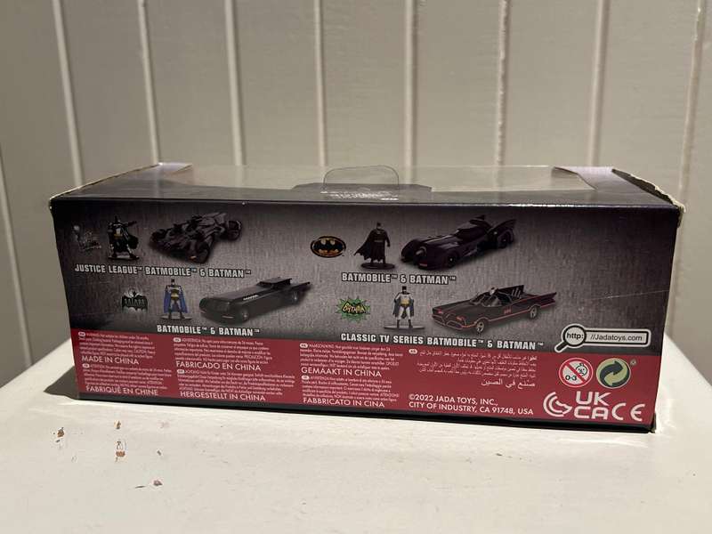 JUSTICE LEAGUE Movie Batman Figure and 1:32 scale Batmobile boxset - Jada Toys