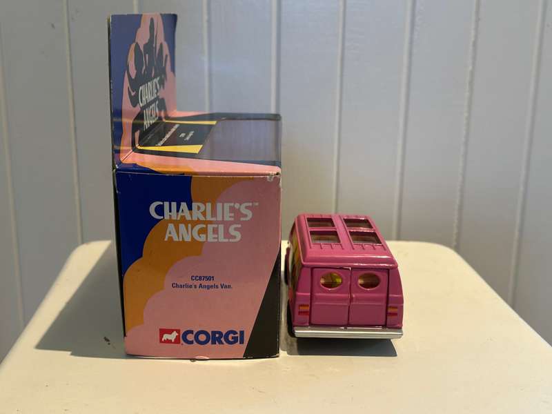 CORGi CC87501 CHARLIE'S ANGELS Van from the TV Series 2001 mint in box