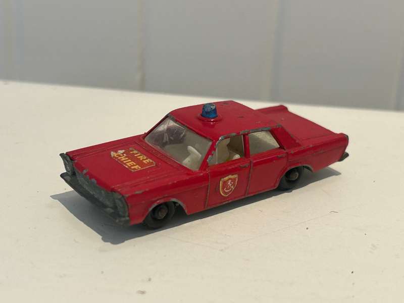 Vintage MATCHBOX LESNEY 1960s diecast No: 59 FORD GALAXIE Fire Chief Car