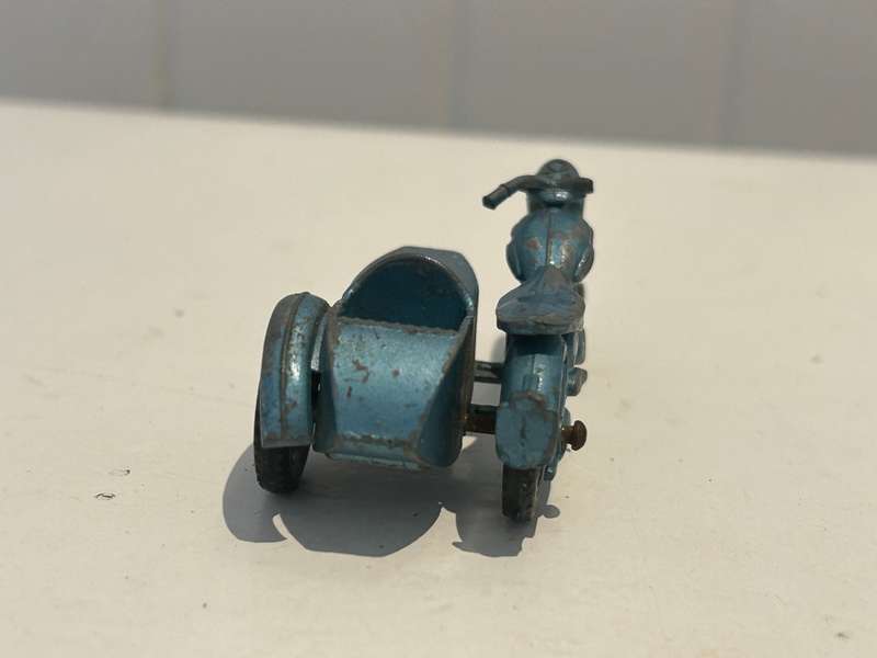 Vintage MATCHBOX LESNEY 1960s diecast No: 4 TRIUMPH T110 Motorcycle and Sidecar