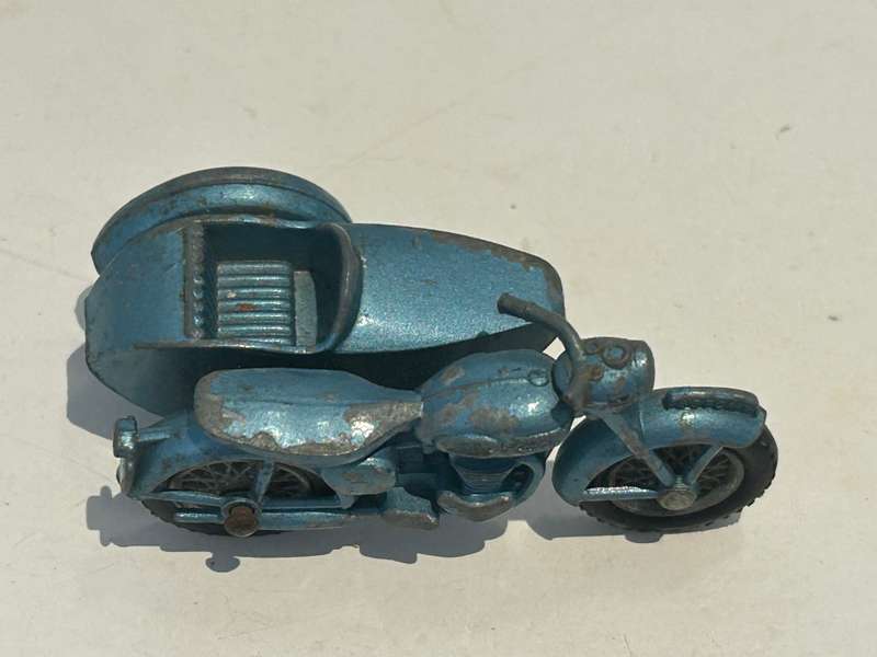 Vintage MATCHBOX LESNEY 1960s diecast No: 4 TRIUMPH T110 Motorcycle and Sidecar