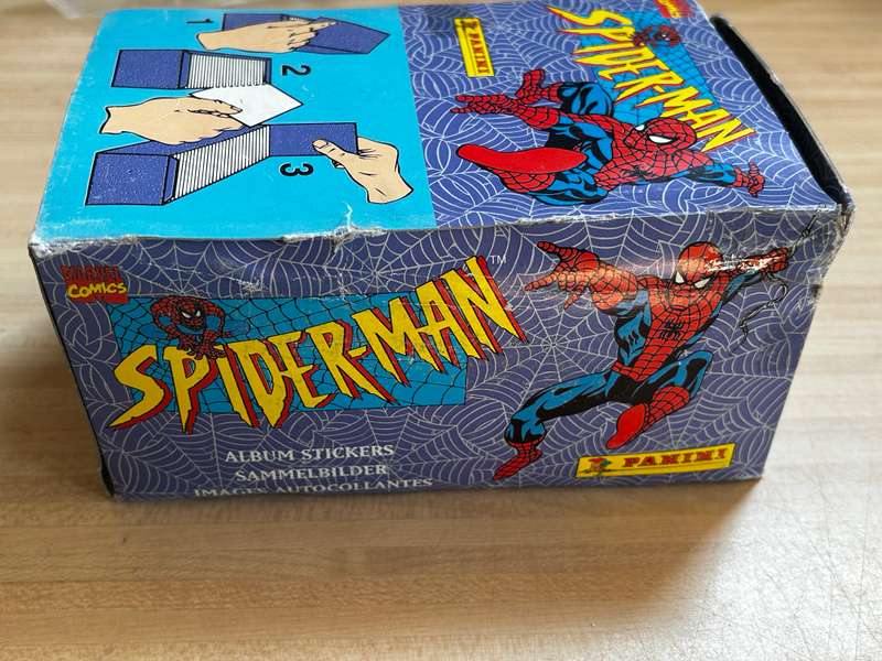Vintage Panini Italy 1995 SPIDER-MAN Animated series boxset with 101 sealed packs of 5 stickers