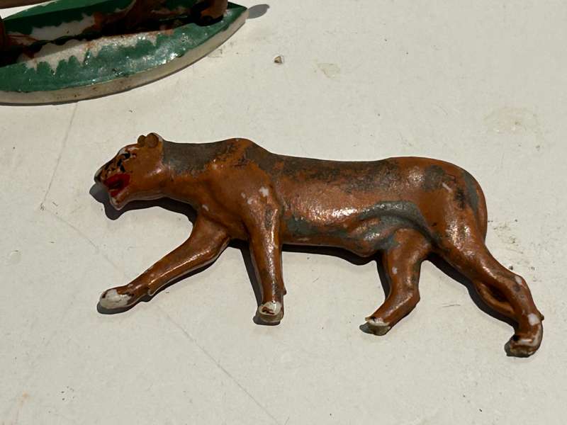 A vintage 1960s - 1970s Genuine LION