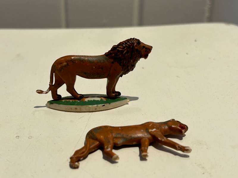 A vintage 1960s - 1970s Genuine LION