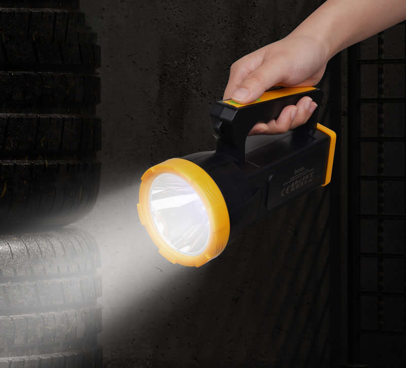 Hoco. Long Range White Light Rechargeable Portable Camping Torch | D146 - Unboxed