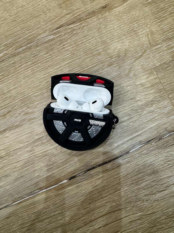 Airpods Pro Case Cover Mag wheel Looking