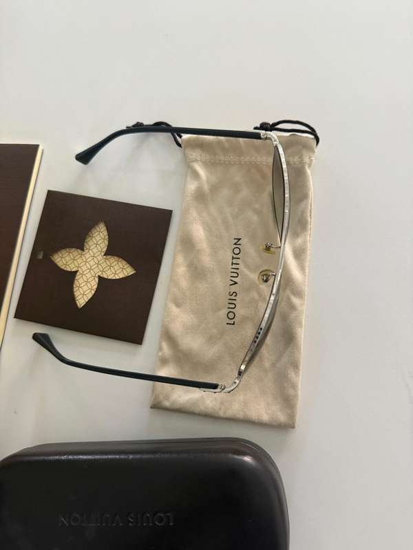 Original Louis Vuitton Polit Sun Glasses