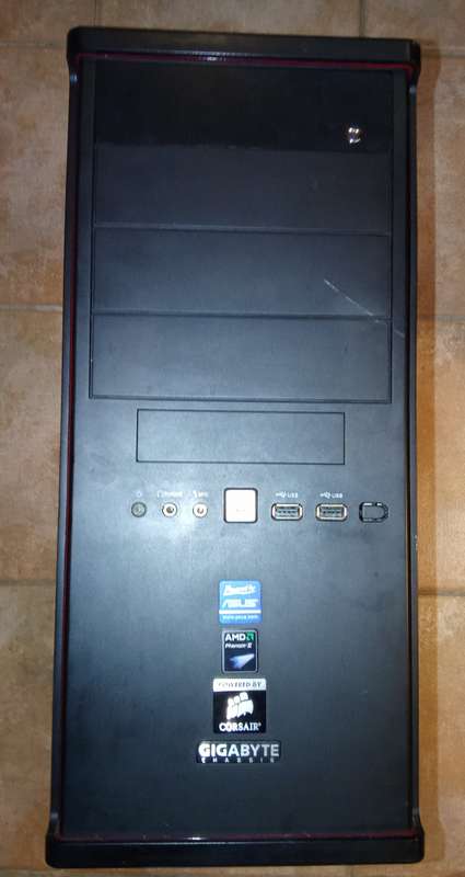 Gigabyte PC Tower Chassis - Includes Working Extraction Fan
