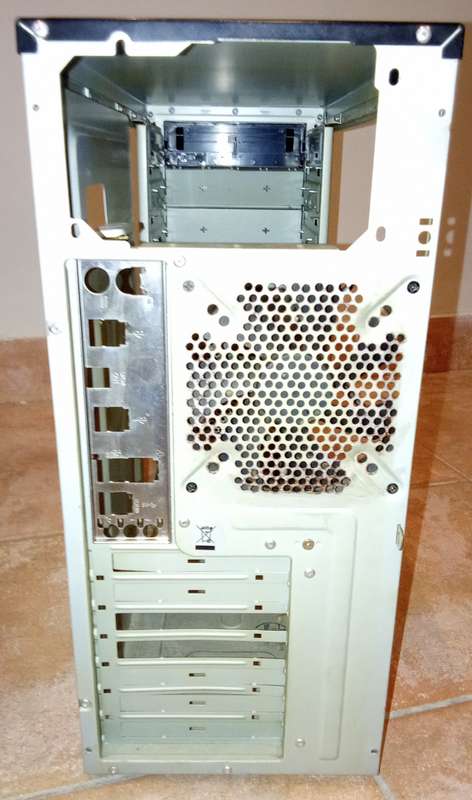 Gigabyte PC Tower Chassis - Includes Working Extraction Fan