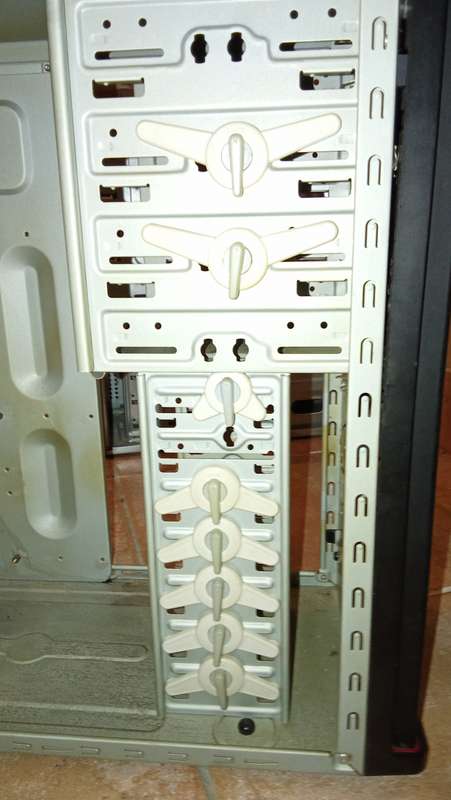 Gigabyte PC Tower Chassis - Includes Working Extraction Fan