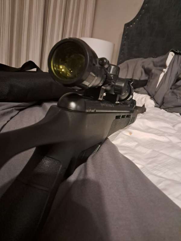 .22 Crossman Mag-Fire rifle with carry bag