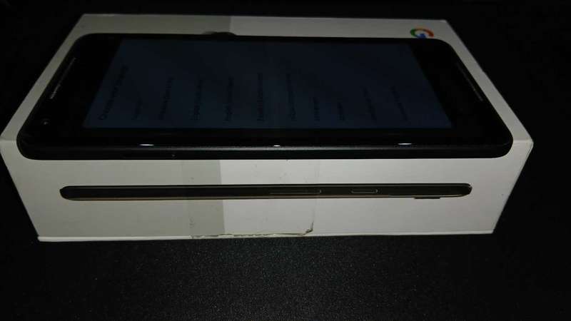 Google Pixel 2 XL 6.0", 64GB, 4GB RAM, Mostly Black