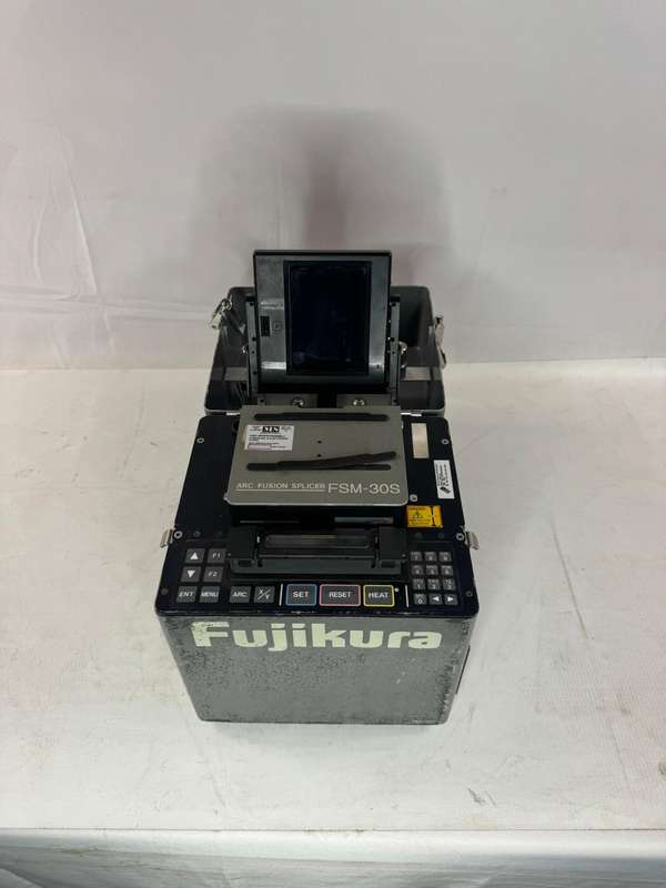 Fujikura FSM-30S Fusion Splicer with protective case -Secondhand- reconditioned