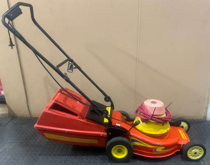 Wolf Conquest 2000W -  Lawn Mower - 220V