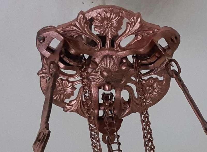 Beautiful Victorian Haning Counterweighted Oil Lamp