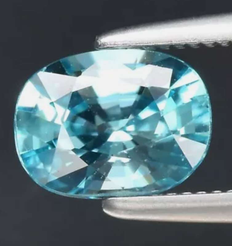1.12ct 6.5x5mm Oval Cut Natural Blue Zircon