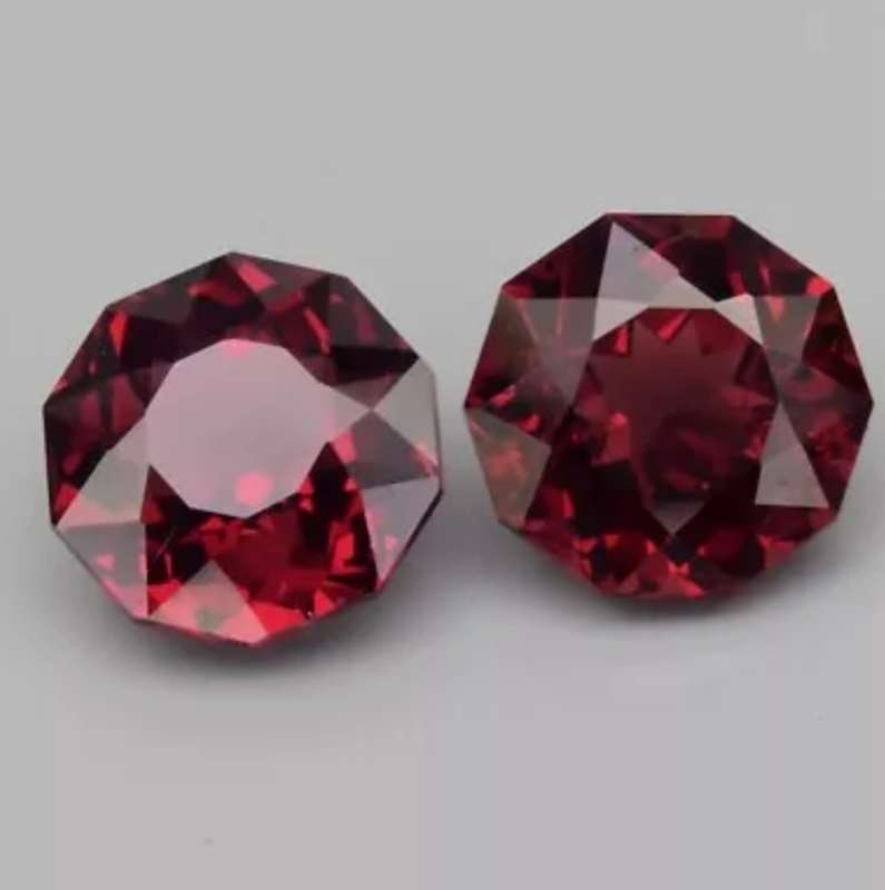 Stunning Pair 2pcs/2.95ct t.w Custom-Cut Natural Purplish Pink Rhodolite Garnet