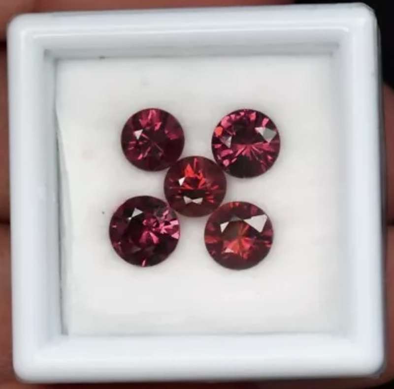 Beautiful! 5 Piece Lot 4.82ct t.w Round Cut Natural Purple Pink Rhodolite Garnet