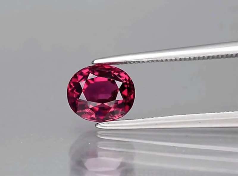 Beautiful 1.80ct Oval Cut Natural Pinkish Purple Rhodolite Garnet