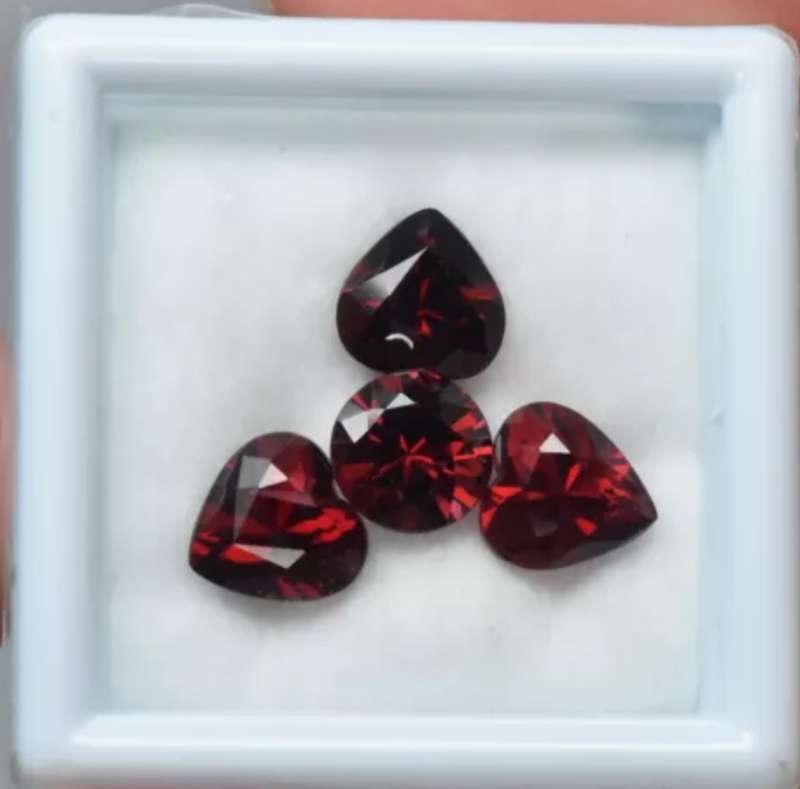 4 Piece Lot 5.36ct t.w Round and Heart Natural Rhodolite Garnet